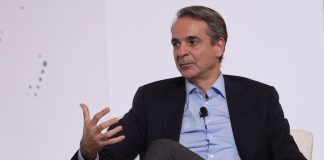 Ανακοινώσεις-έκπληξη από το Μαξίμου: Έρχονται παρεμβάσεις για τις χρεώσεις των τραπεζών