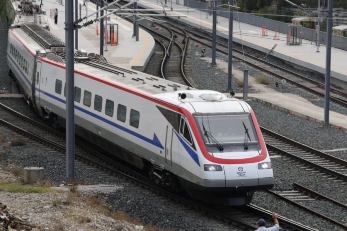Σιδηρόδρομοι: Έχουμε επενδύσει 24 δισ. ευρώ για να πηγαίνουμε πιο αργά στη Θεσσαλονίκη