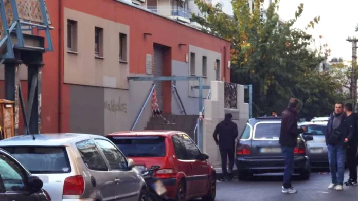 Οι κάμερες έδειξαν τον δολοφόνο 41χρονου στον σταθμό του ΗΣΑΠ στον Αγιο Ελευθέριο – Συνελήφθη και ομολόγησε