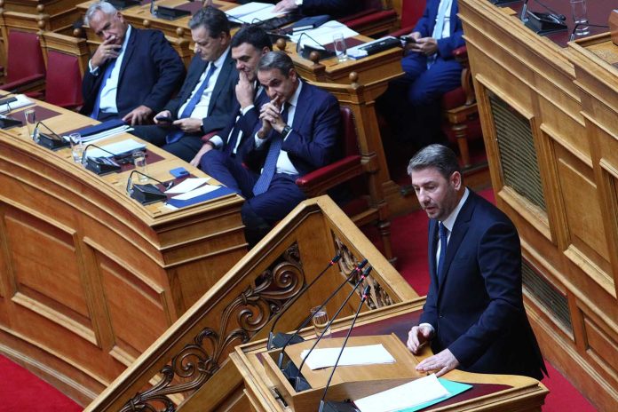 ΠΑΣΟΚ: Οι άξονες της επίθεσης Ανδρουλάκη στον Μητσοτάκη – Σκληρή γραμμή για ΣΥΡΙΖΑ και Τσίπρα