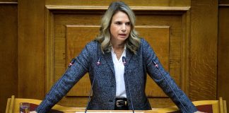 ΠΑΣΟΚ: «Ο καλύτερος φίλος των τραπεζών ο Μητσοτάκης»