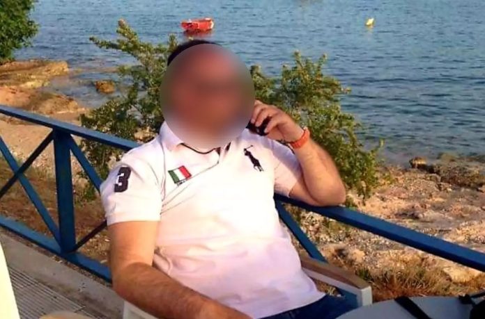 Στον εισαγγελέα Τρίπολης ο αστυνομικός της Βουλής για τα τηλεφωνήματα που έκανε στη σύζυγό του από τη φυλακή