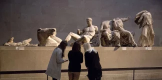 Το παρασκήνιο της συνάντησης Μητσοτάκη – Στάρμερ για τα Γλυπτά του Παρθενώνα