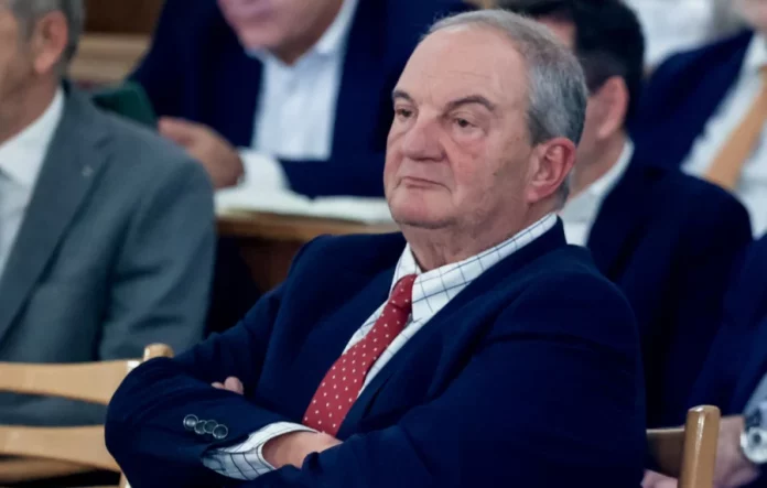 «Σνομπάρει» η κυβέρνηση την εκδήλωση Καρπαθίων με ομιλητή Καραμανλή «Σνομπάρει» η κυβέρνηση την εκδήλωση Καρπαθίων με ομιλητή Καραμανλή