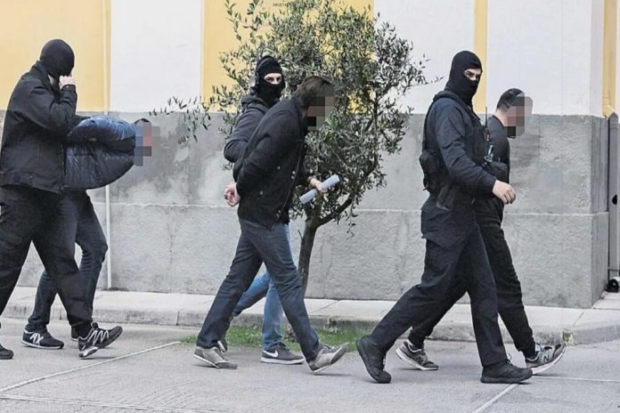 Aναζητείται ΗΓΕΤΗΣ! Οι εσκομπάρ της ΕΛ.ΑΣ που έπαιρναν χρήματα από ναρκέμπορους – Αξιωματικός συνεργαζόταν με ναρκω-βαρόνους