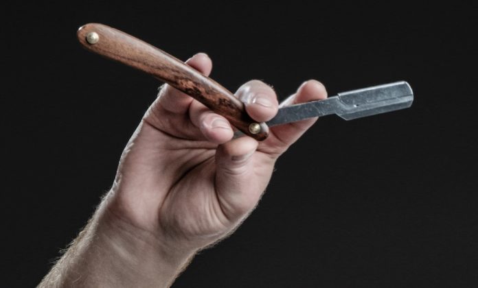 Ερμιόνη: Σε επιμελητή ανηλίκων για δύο χρόνια η επιμέλεια των δύο 17χρονων που επιτέθηκαν σε 12χρονο και τον ξύρισαν με φαλτσέτα