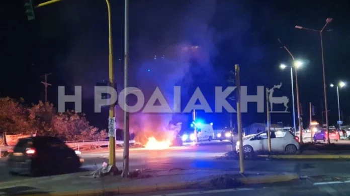 Αυτοκίνητο «λαμπάδιασε» εν κινήσει στη Ρόδο – (VIDEO)