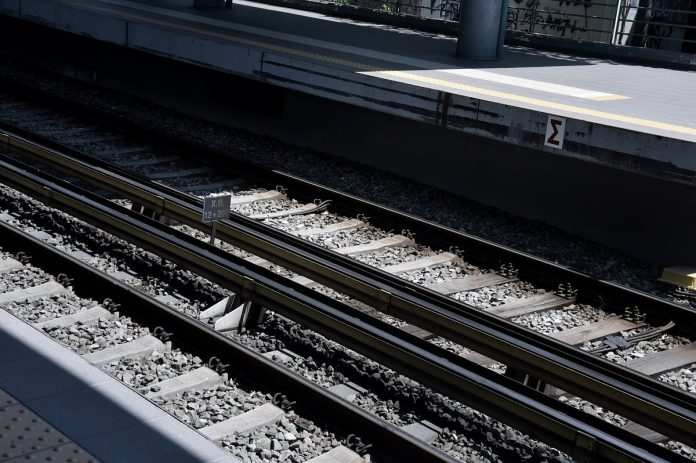 Hellenic Train: Σοβαρά προβλήματα στη γραμμή Θεσσαλονίκη-Αθήνα λόγω πτώσης δέντρων