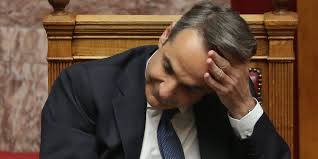 Το έλλειμμα αντιπολίτευσης δίνει πόντους στον Μητσοτάκη