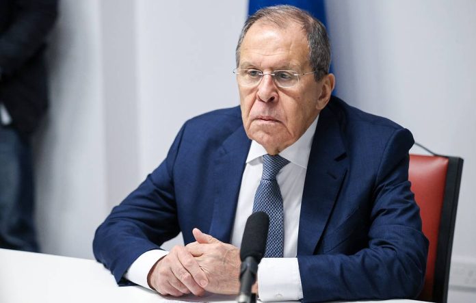 Λαβρόφ: Η Ρωσία θεωρεί απαράδεκτη οποιαδήποτε ανάπτυξη στρατευμάτων του ΝΑΤΟ στην Ουκρανία