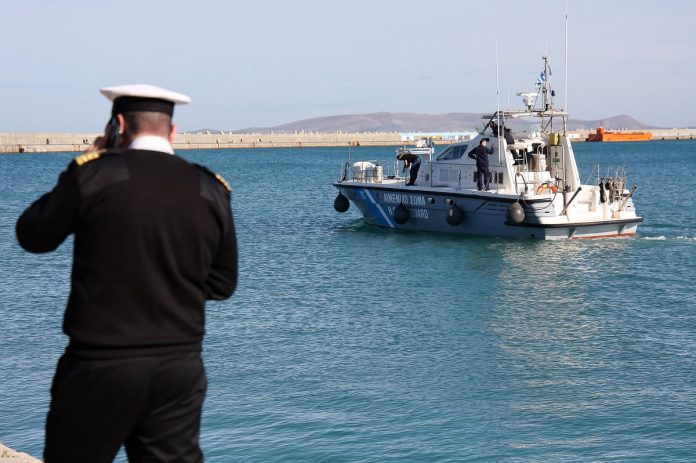 Θεσσαλονίκη: Απαγόρευση απόπλου για δεξαμενόπλοιο – Περιπλέχθηκαν οι άγκυρές του