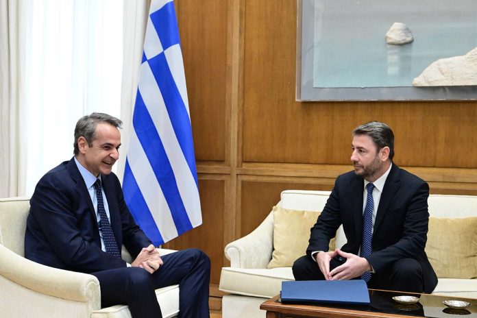 Μαξίμου: Στρατηγική πίεσης προς το ΠΑΣΟΚ