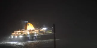 Σβηστός ο φάρος την ώρα που προσπαθούσε να δέσει πλοίο στη Νάξο – Τον έψαχνε ο καπετάνιος με προβολέα