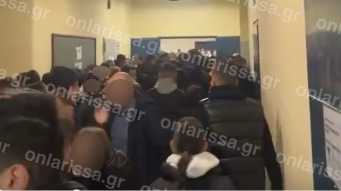 Λάρισα: Άτομα επιτέθηκαν μαζικά σε συμμαθητή τους ύστερα από πληροφορία ότι παρενόχλησε σεξουαλικά μαθήτρια