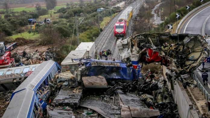 Αποκάλυψη: Το πόρισμα του ΕΜΠ διαψεύδει την κυβερνητική θεωρία για «αθώα» φονική έκρηξη στα Τέμπη