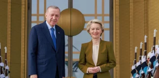 Eνίσχυση €1 δισ. προς την Τουρκία ανακοίνωσε η Φον Ντερ Λάιεν μετά τη συνάντησή της με τον Ερντογάν