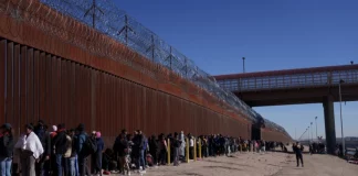 Οι ΗΠΑ προχώρησαν σε πάνω από 270.000 απελάσεις σ’ έναν χρόνο