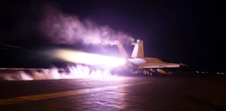 Oι ΗΠΑ βομβαρδίζουν θύλακες του ISIS στην Κεντρική Συρία