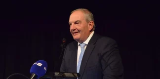 Ξανάρχεται ο Καραμανλής τη Δευτέρα