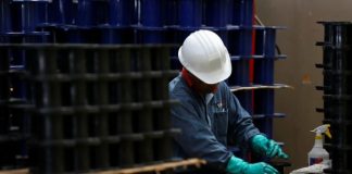 Χάθηκαν 260.000 θέσεις εργασίας στη μεταποίηση – Συρρίκνωση της παραγωγικής βάσης