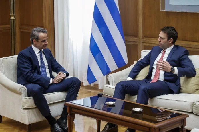 Ο άγνωστος διάλογος Μητσοτάκη – Κασσελάκη