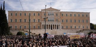 Τέμπη όπως Σερβία; Οι συγκεντρώσεις δρομολογούν πολιτικές εξελίξεις