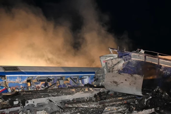 «Πώς ο πρωθυπουργός ήταν κατηγορηματικός ότι δεν υπήρχε εύφλεκτο υλικό;»