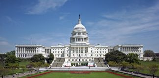 Άνδρας επιχείρησε να μπει στο Καπιτώλιο στις ΗΠΑ για να κάψει με μολότοφ τους Μ.Τζόνσον, Πιτ Χέγκσετ και Σ.Μπέσεντ!