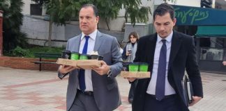 Σόου ή παρέμβαση του Άδωνι Γεωργιάδη με τους καφέδες;