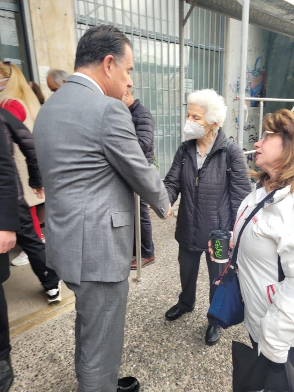 adonis-georgiadis-farmakeio-6