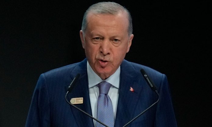 Ερντογάν για την εκεχειρία στη Γάζα: Το Ισραήλ δεν κατάφερε να λυγίσει το πνεύμα αντίστασης των αδελφών μας Τουρκία: Οι γκρίζοι λύκοι θα παραδίδουν... μαθήματα σε σχολεία - Τι προβλέπει νέο Πρωτόκολλο