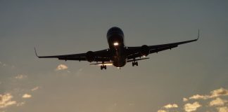 Ζευγάρι μήνυσε αεροπορική εταιρία και ζητά 1 εκατ. δολάρια – Ο απίστευτος λόγος