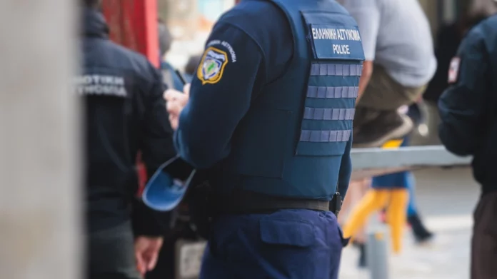 Θεσσαλονίκη: Οκτώ συλλήψεις μετά από αλισβερίσι ναρκωτικών στον Δενδροπόταμο- Κατασχέθηκαν χασίς και σκόνη άγνωστης χημικής σύστασης