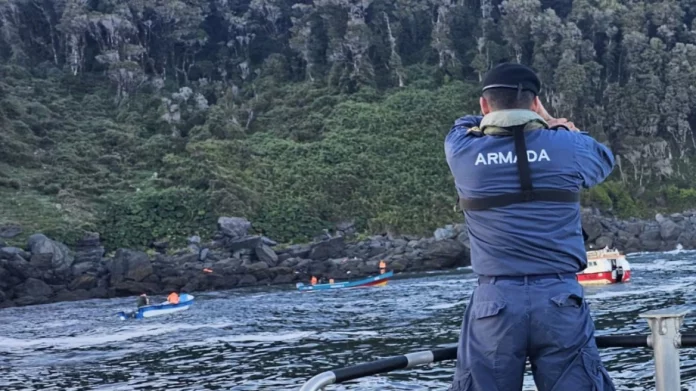 Τουλάχιστον έξι νεκροί σε ναυάγιο τουριστικού σκάφους στη Χιλή – (VIDEO)