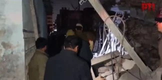 Κατάρρευση τετραώροφου κτιρίου στην Ινδία, φόβοι για αρκετούς εγκλωβισμένους