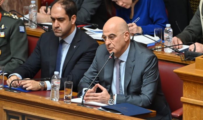 «Μέτωπο» Στρατηγών και Ναυάρχων κατά Δένδια