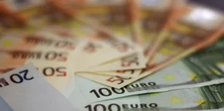 Στον «αέρα» ο κατώτατος μισθός