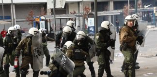 Μία σύλληψη στα επεισόδια στο Σύνταγμα κατά τη διάρκεια της πορείας για τα Τέμπη