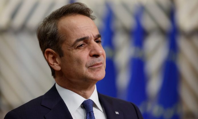 Και στο βάθος… ανασχηματισμός