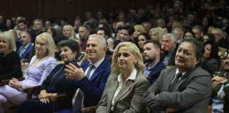 Ο ναύαρχος, ο… πορνομετανάστης και ο Καβάφης!