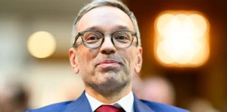 Αυστρία: Ο πρόεδρος αναθέτει στον ακροδεξιό Κικλ τον σχηματισμό κυβέρνησης