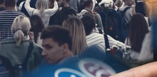 Δημοσκόπηση: Επιμένει η δυσαρέσκεια για την κυβέρνηση – Ξαναπαίρνει κεφάλι ο «Κανένας» – άνοδος ακροδεξιάς