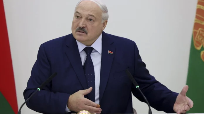 «Δεύτερη ευκαιρία» σε όσους διαδήλωσαν εναντίον του το 2020 υπόσχεται ο Λουκασένκο, λέει όμως ότι τους παρακολουθεί