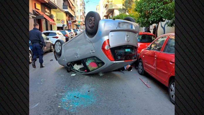 Αναποδογύρισε όχημα στον Πειραιά – Δείτε φωτογραφία