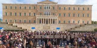 Η ανάγκη για δικαιοσύνη στα Τεμπη, η συγκλονιστική κοινωνική αφύπνιση, η πίεση στην κυβέρνηση και η ευθύνη της αντιπολίτευσης