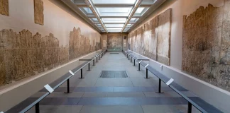 Απολυμένος υπάλληλος εισέβαλε στο Βρετανικό Μουσείο και «παρέλυσε» τις εκθέσεις