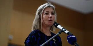 Μαθητής «ξεμπροστιάζει» τη Ζέττα Μακρή για πρωτοχρονιάτικη φιέστα στον Βόλο – (VIDEO)