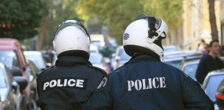 Απόπειρα αρπαγής ανηλίκου στη Γλυφάδα: Άγνωστος είπε στο παιδί πως θα το έπαιρνε εκείνος αντί για τη μητέρα του