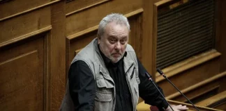 Μνημείο χυδαιότητας η νέα ανάρτηση Ψαριανού για «κάθε χαρούμενη νεκρόφιλη μοιρολογίστρα»