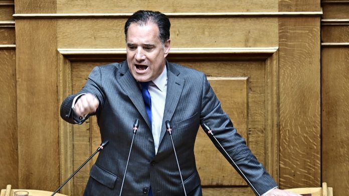 Χαμός στη Βουλή! Ο Γεωργιάδης ΟΥΡΛΙΑΖΕ στην Κωνσταντοπούλου – «Είσαι μια ΑΠΑΙΣΙΑ ΥΣΤΕΡΙΚΗ γυναίκα»-(VIDEO)